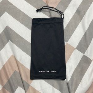 Marc jacob sunglasses pouch and wipe cloth
